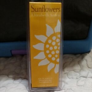Elizabeth Arden Sunflowers Fragrance in Yellow Packaging